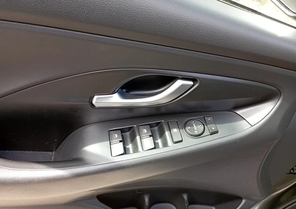 Hyundai I30 cena 63800 przebieg: 68177, rok produkcji 2021 z Solec Kujawski małe 106